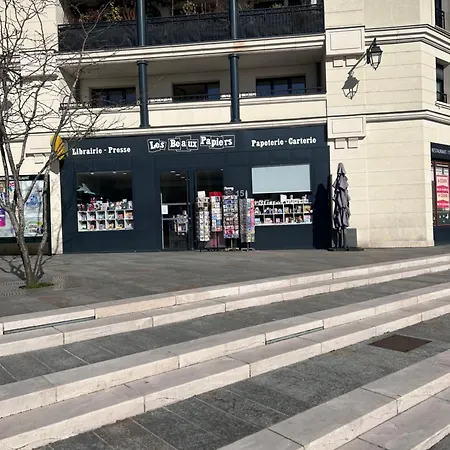 Appartement Luxe - Vue Tour Eiffel - Proche Paris & Versailles